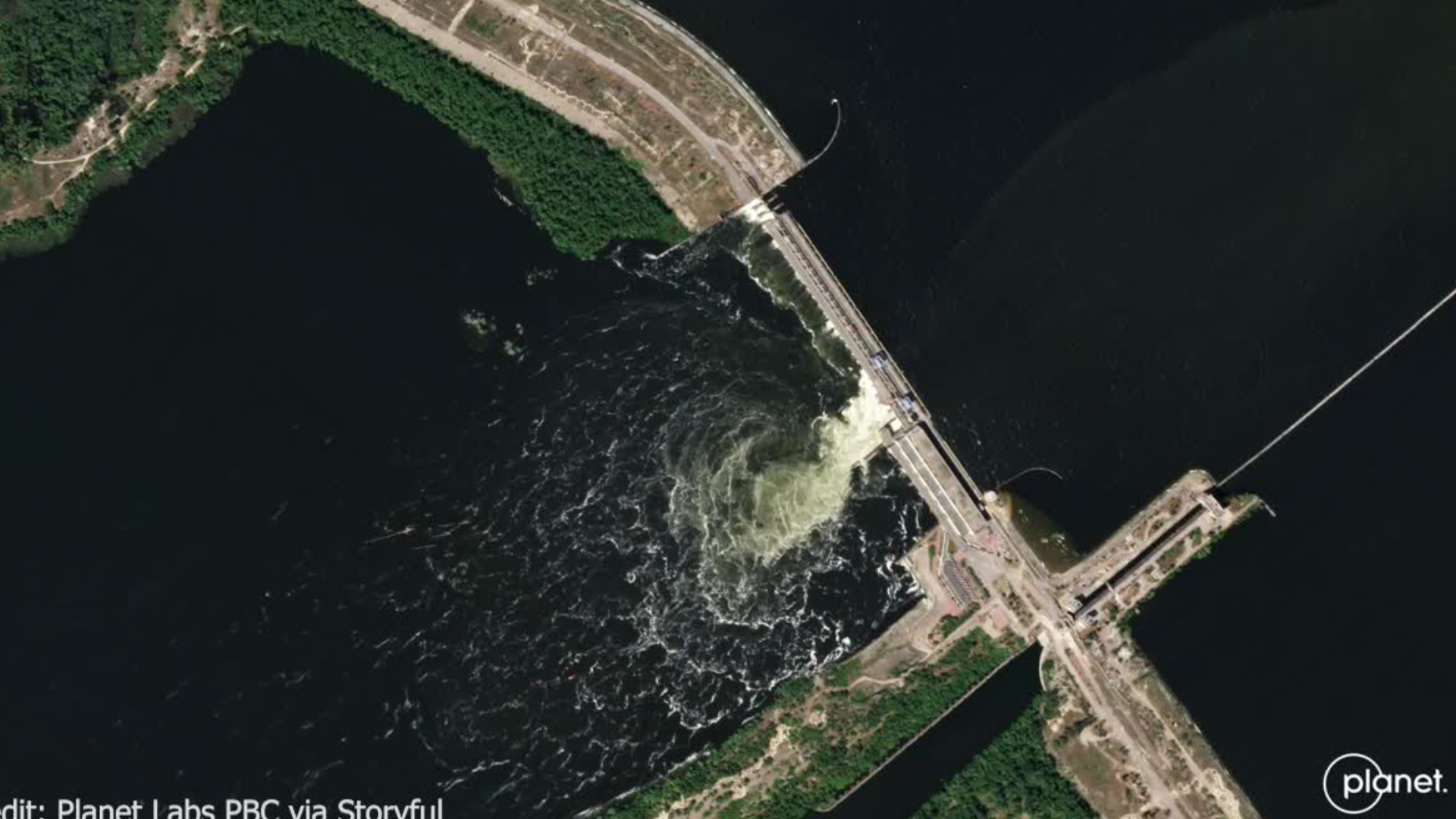 Before and after satellite imagery shows destruction of Kakhovka dam