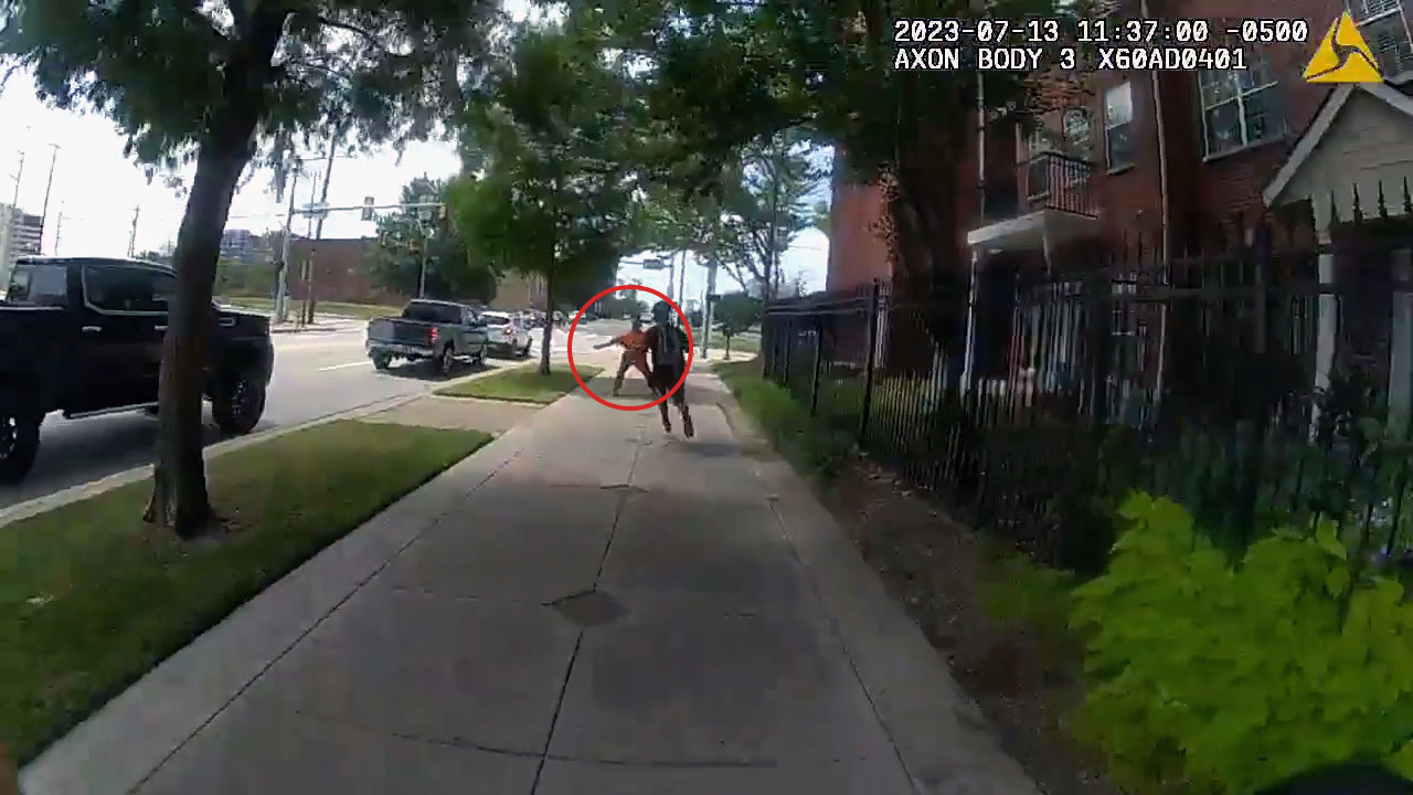 Tulsa man in truck tackles suspect