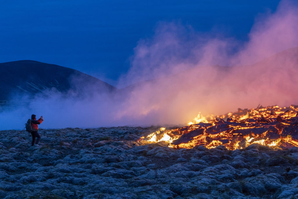 Icelandic officials warn people to stay away from volcanic eruption