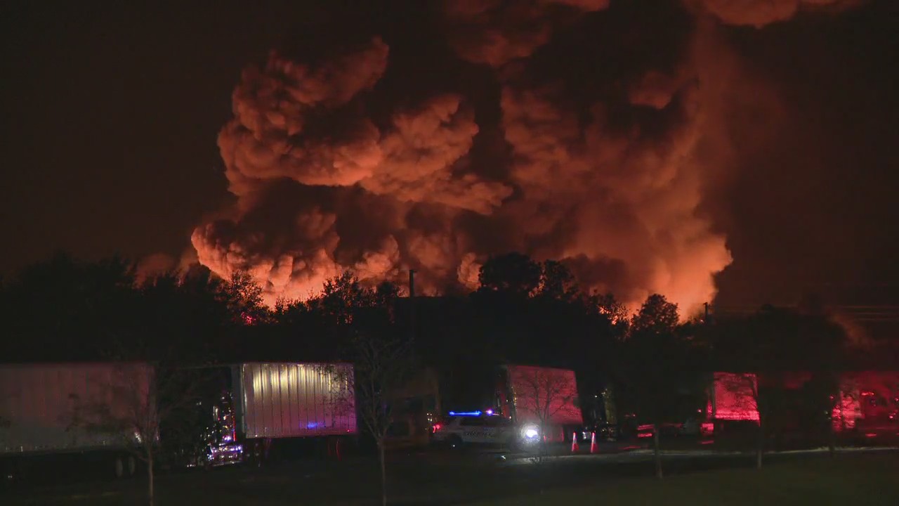 Massive, raging fire threatening nursery in Osceola County | FOX 35 Orlando