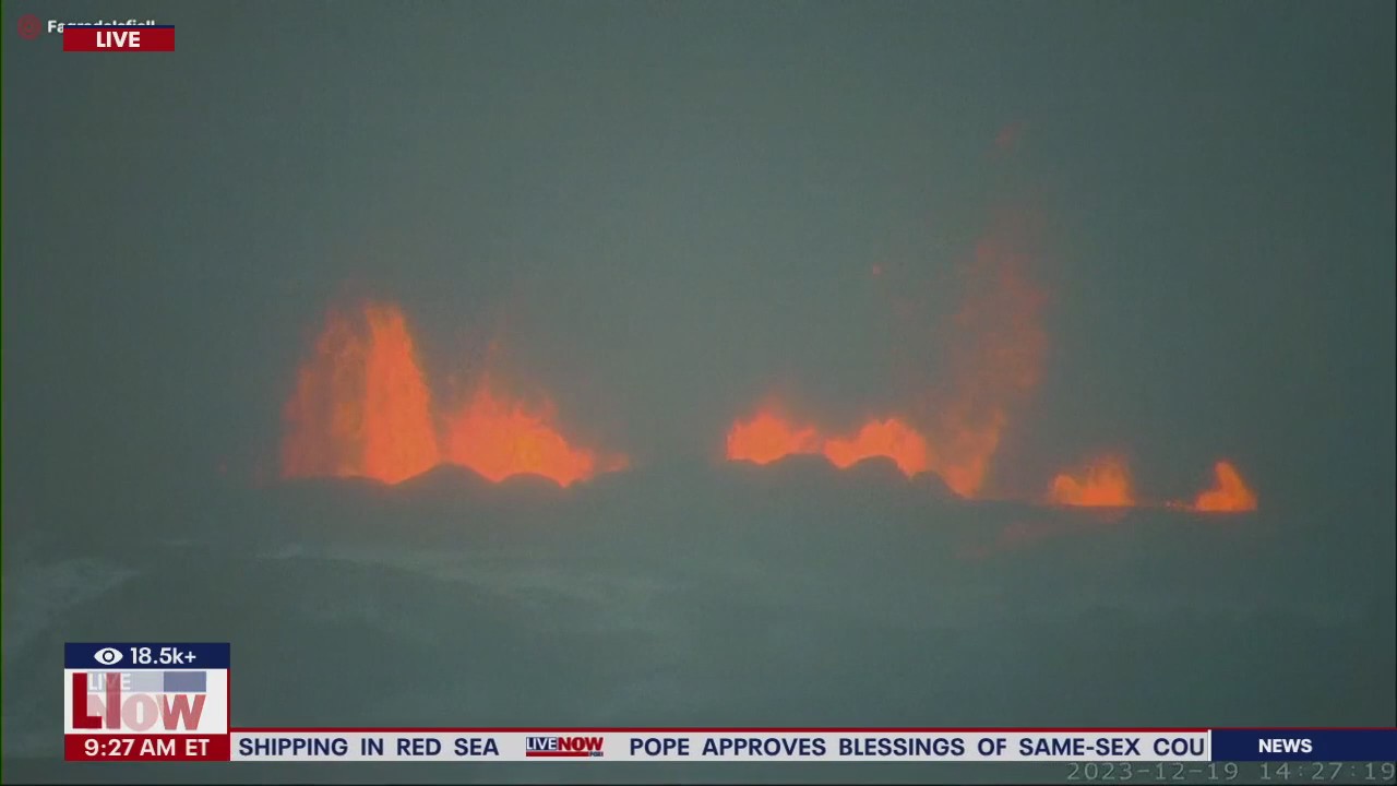 Volcano erupts in Iceland
