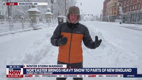 Heavy snow pours into Massachusetts