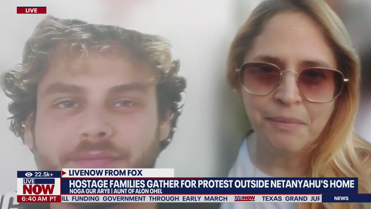 Hostage families protest outside Netanyahu's home