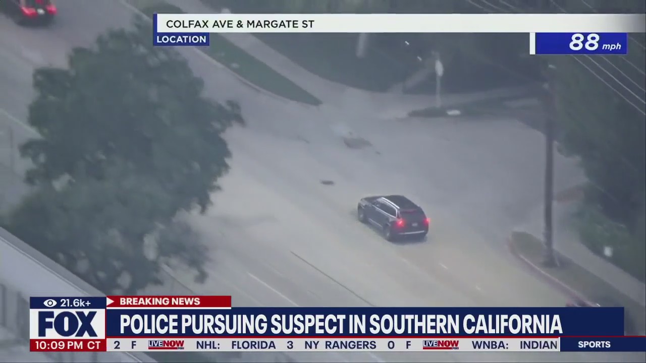 High-speed LA police chase ends in wreck | LiveNOW from FOX