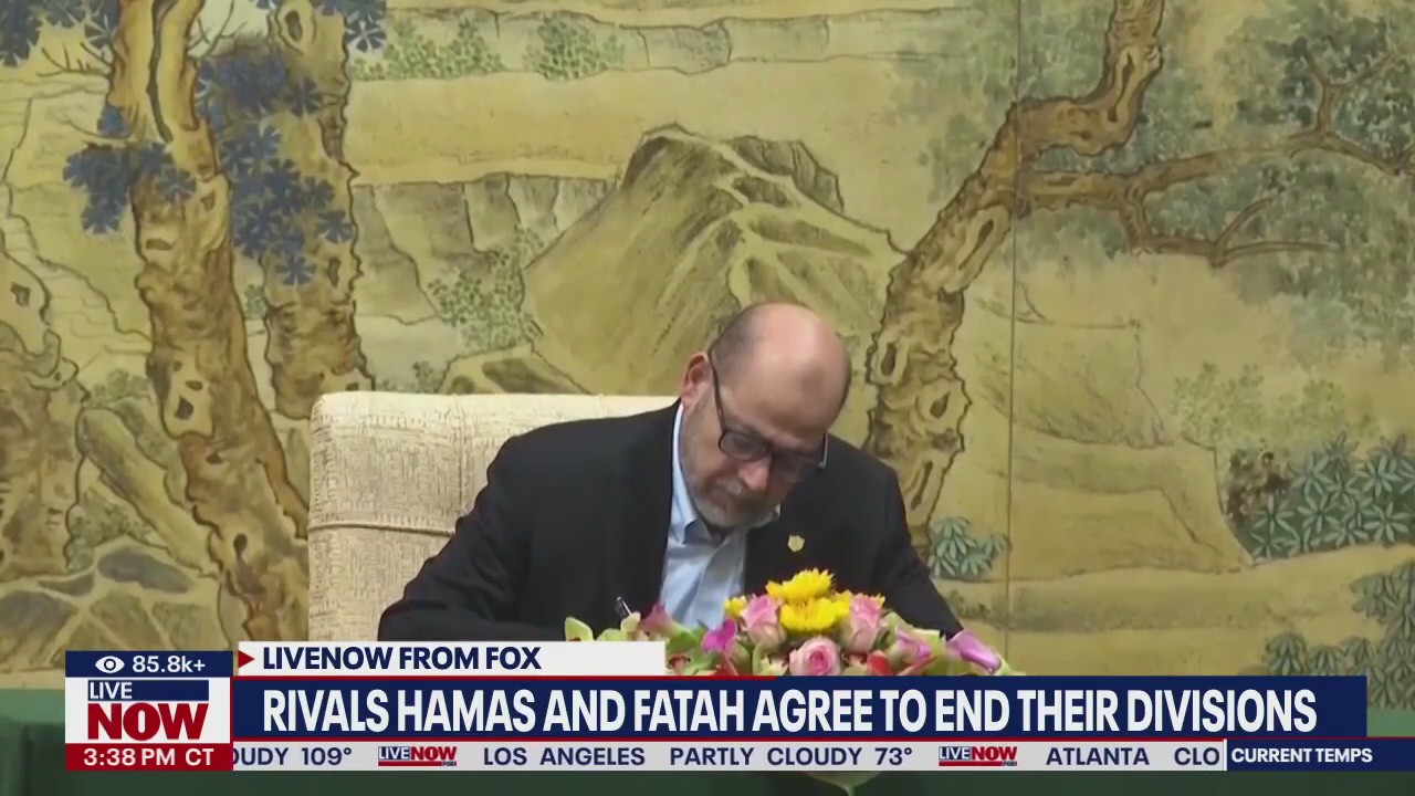 Hamas, Fatah sign deal, agreeing to form unity government