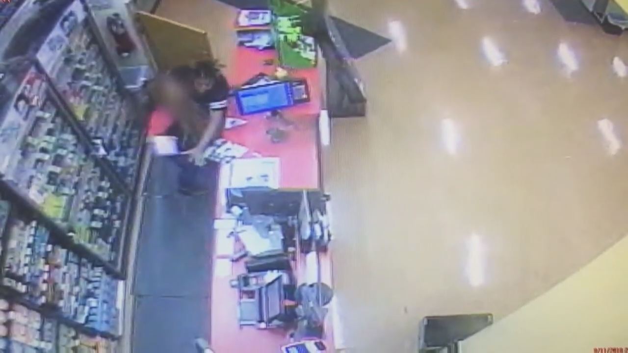 VIDEO: Employee assaulted by 2 suspects trying to steal baby formula inside grocery store