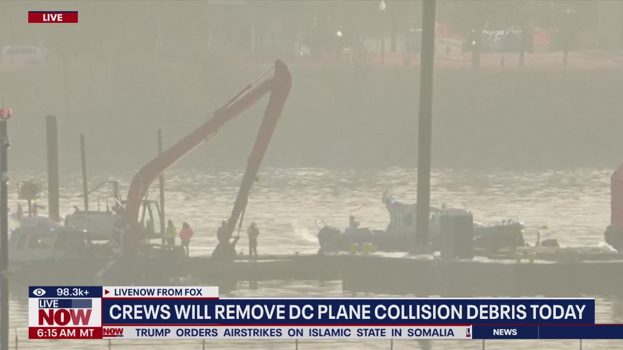 Crews begin to remove DC plane crash debris | LiveNOW from FOX
