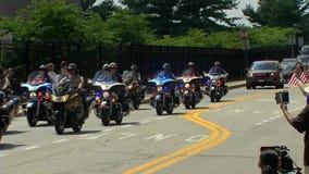 Sen. McCain motorcade arrives at Naval Academy