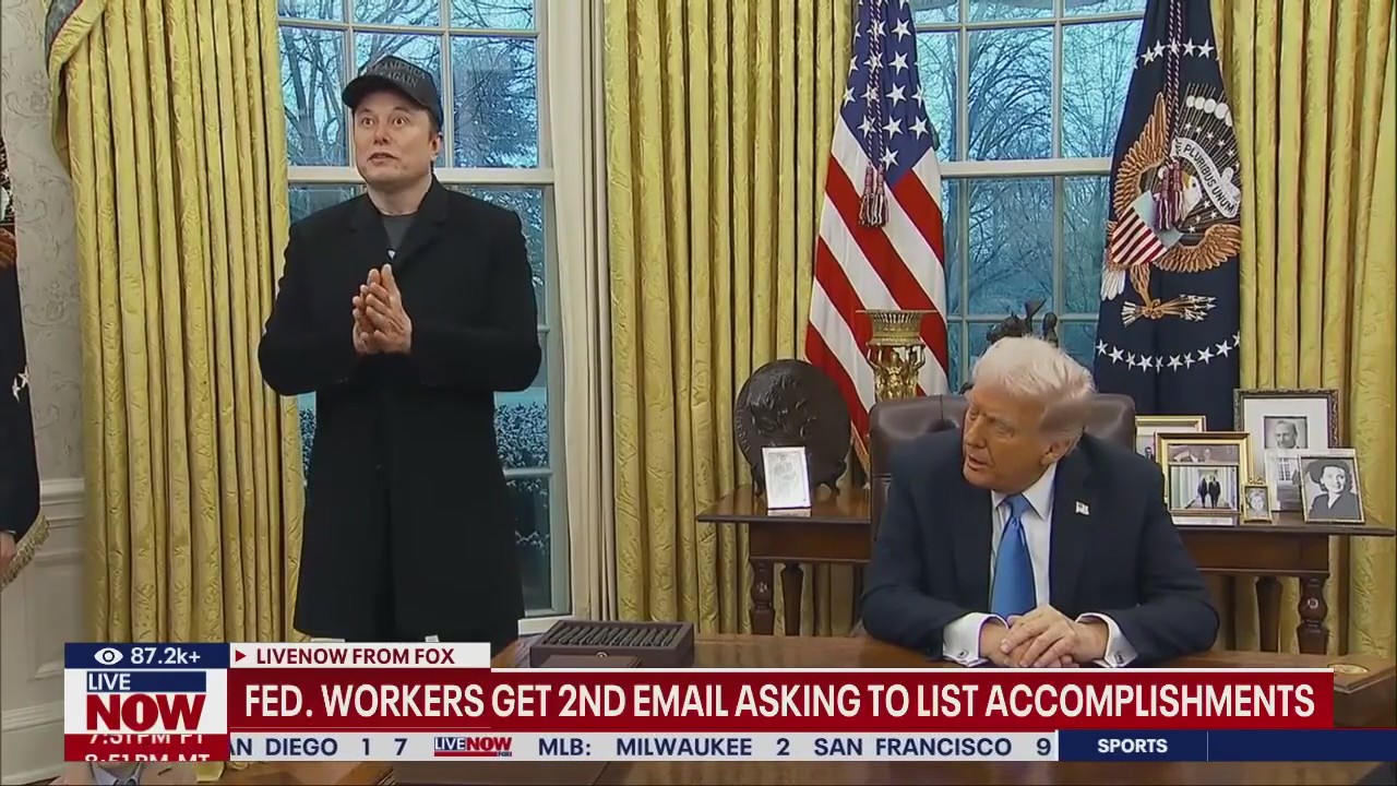 Fed workers told to list accomplishments for 2nd time