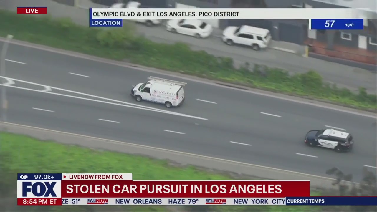 L.A. stolen car chase ends with suspect fleeing | LiveNOW from FOX
