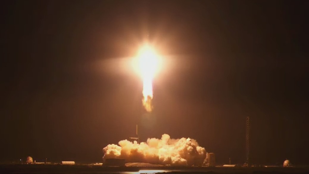 SpaceX launches Falcon Heavy from Florida