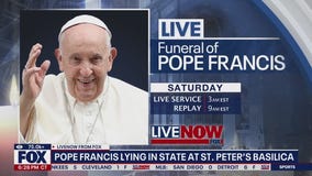 Thousands pay their respects to Pope Francis