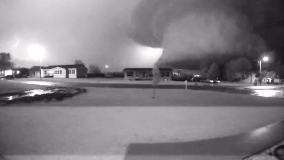 Doorbell camera captures wall cloud in Enderlin, North Dakota