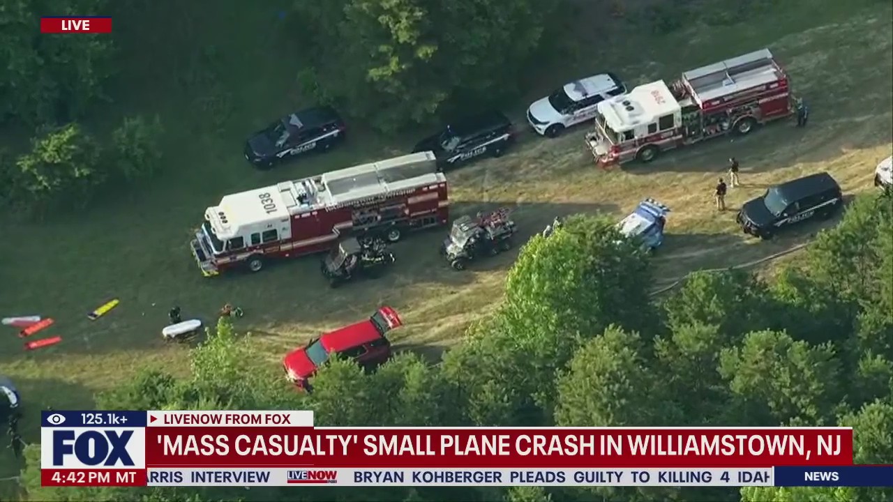 Small plane crashes in 'mass casualty incident' in NJ
