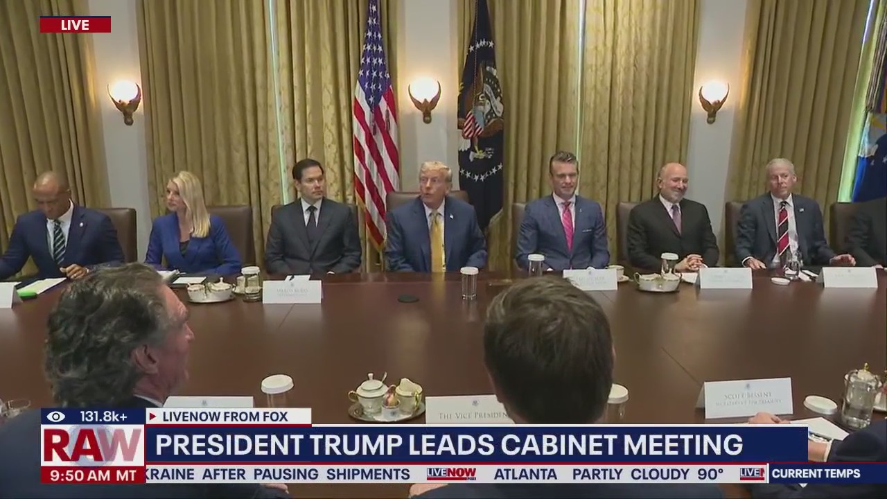 President Trump leads cabinet meeting