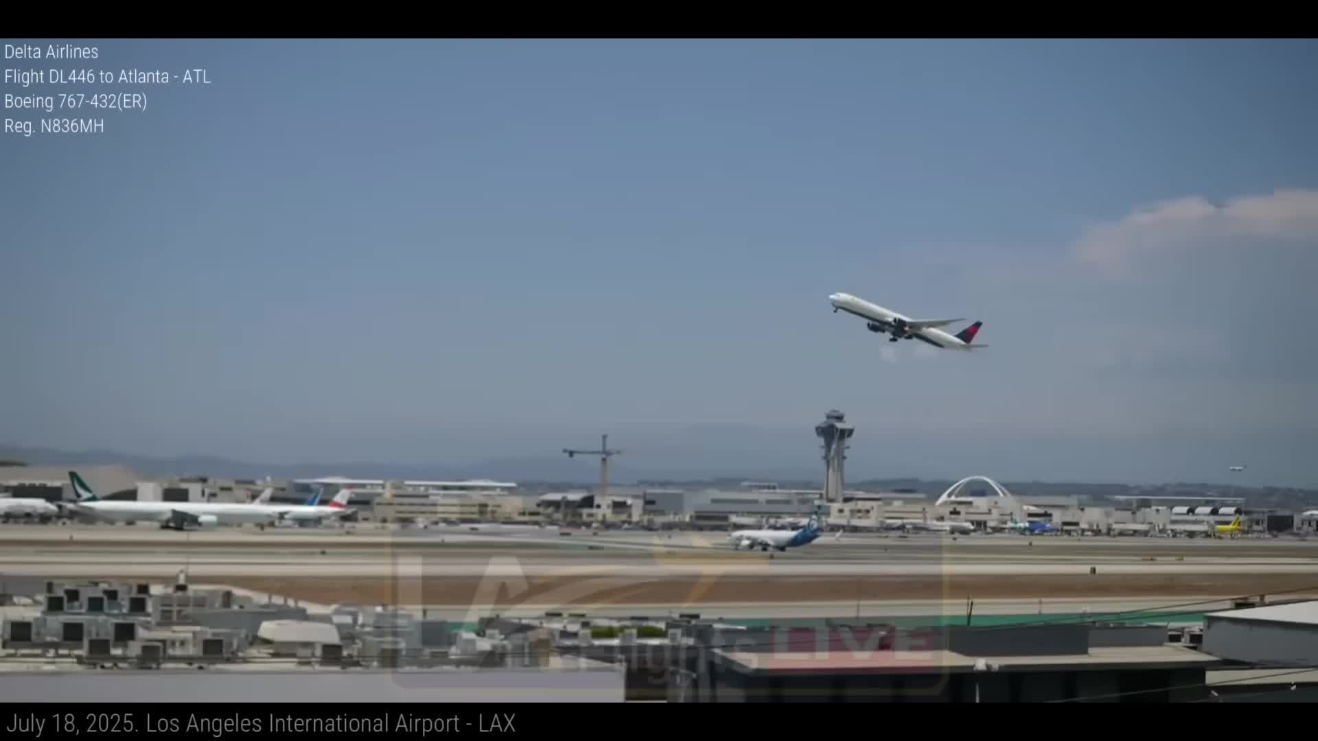 Delta plane makes emergency landing after engine fire