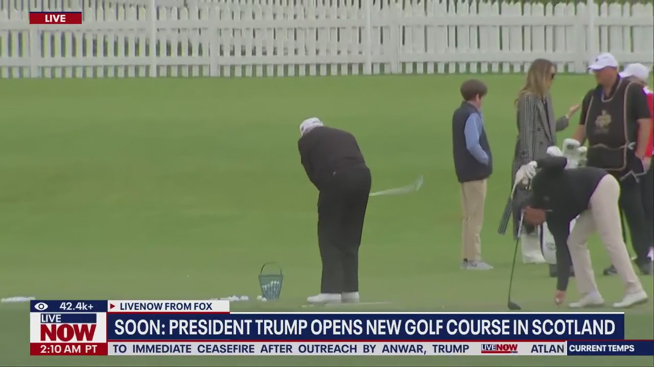 Pres. Trump golfs ahead of ribbon cutting