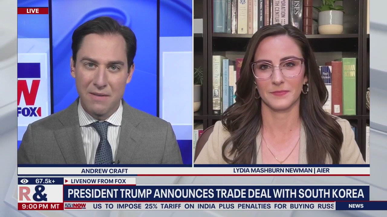 Fed holds rates steady as White House cheers GDP report