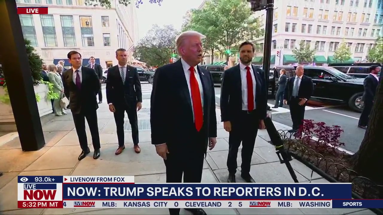 Trump takes cabinet members out to dinner in DC