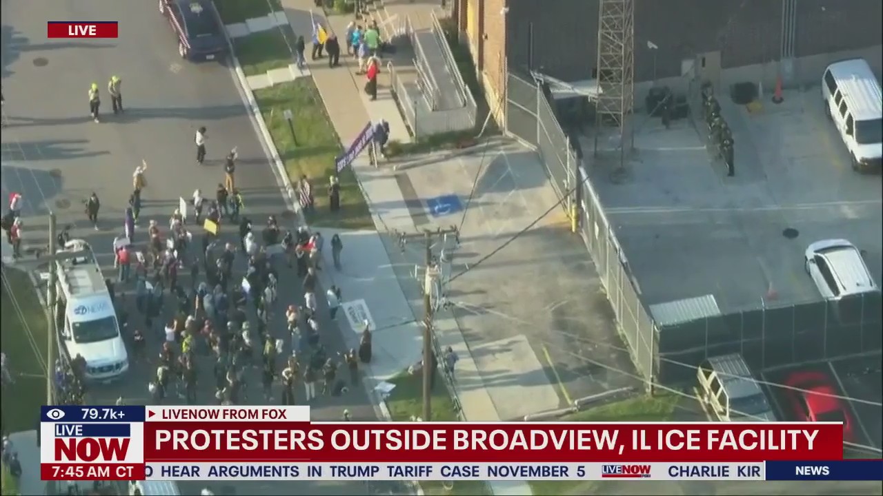 Protesters gather at ICE facility outside Chicago
