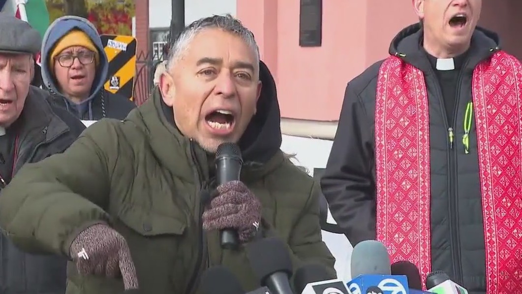 Little Village holds emergency prayer vigil after recent raids by federal agents