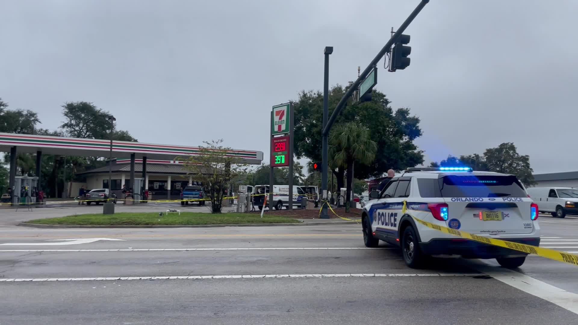 1 dead in overnight 7-Eleven shooting: police | FOX 35 Orlando