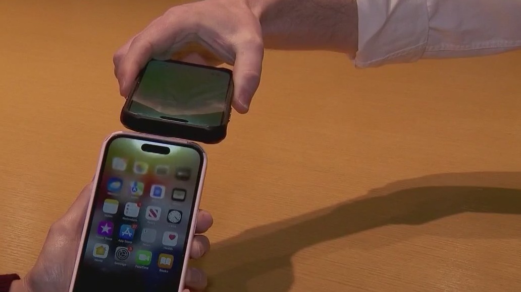 Officials: Don't worry about new iPhone feature