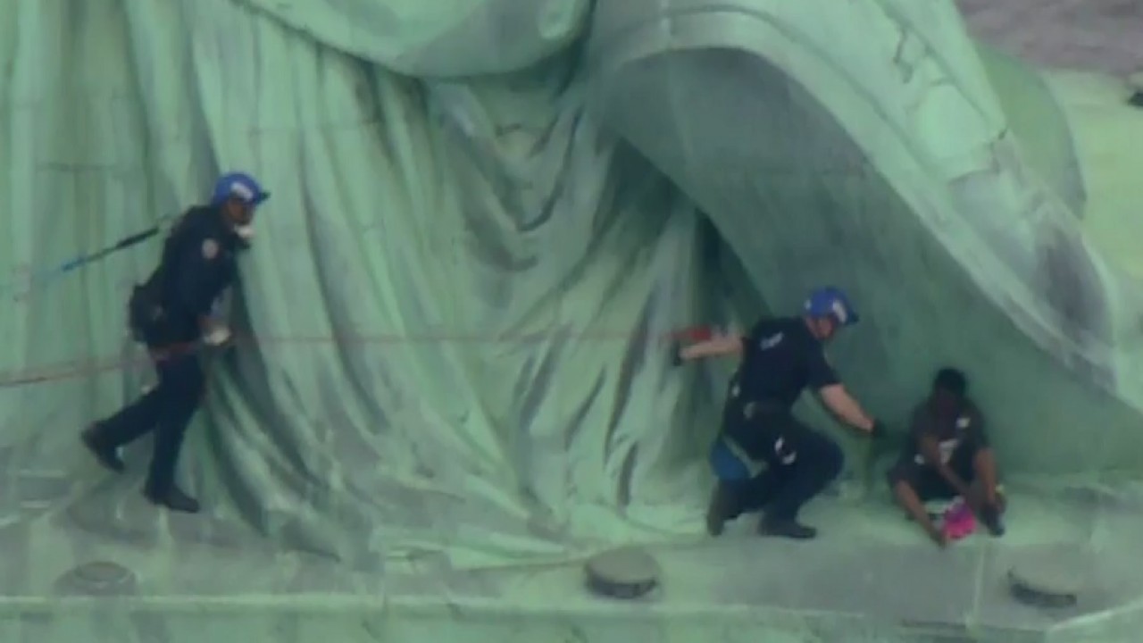 Police rescue at Statue of Liberty