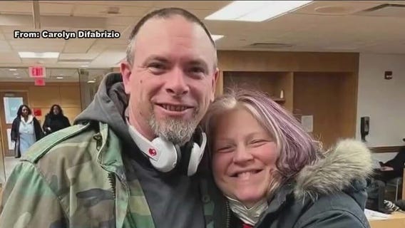 Unexpected donor gives woman kidney