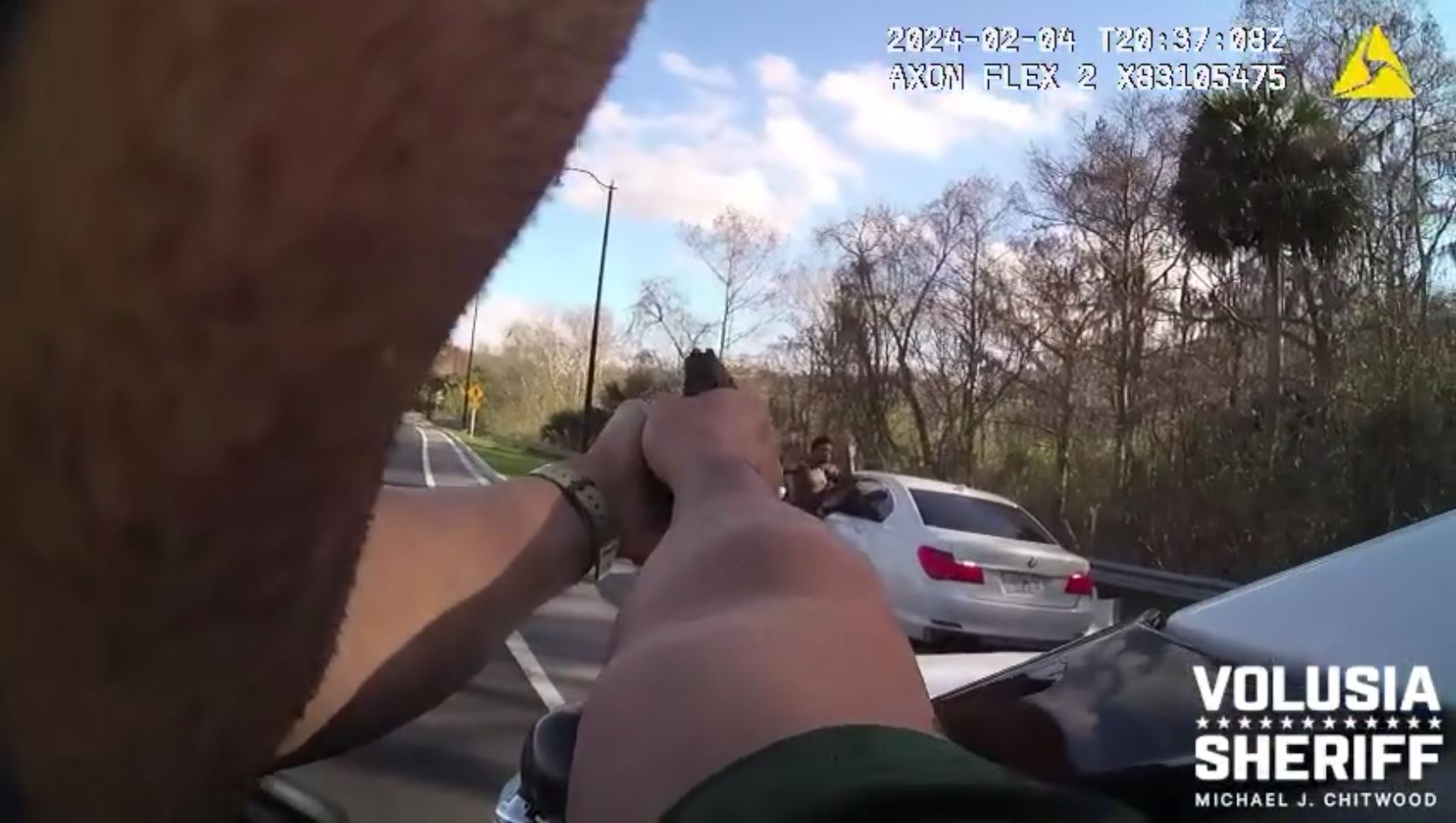 Man leads deputies on chase with kids in car: VCSO