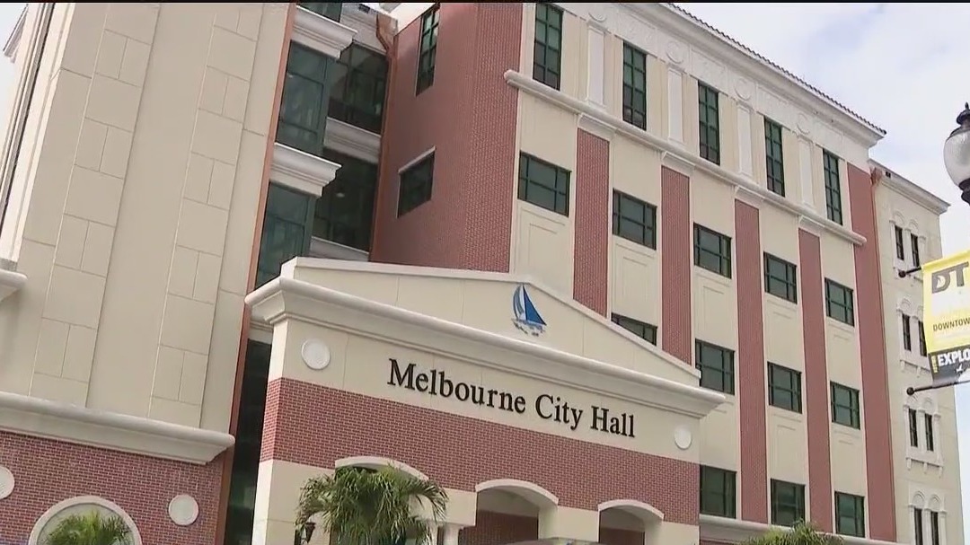 Elected officials joining lawsuit over Form 6