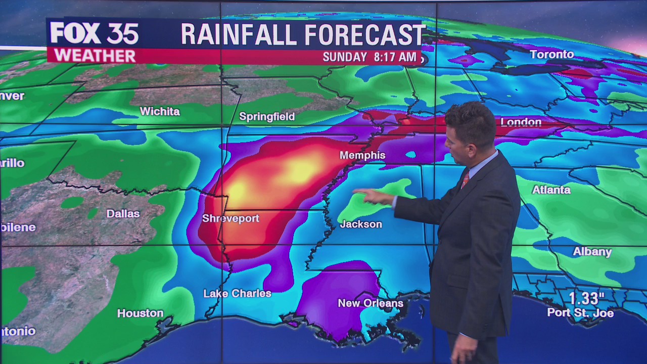 Laura charges through Louisiana with damaging winds