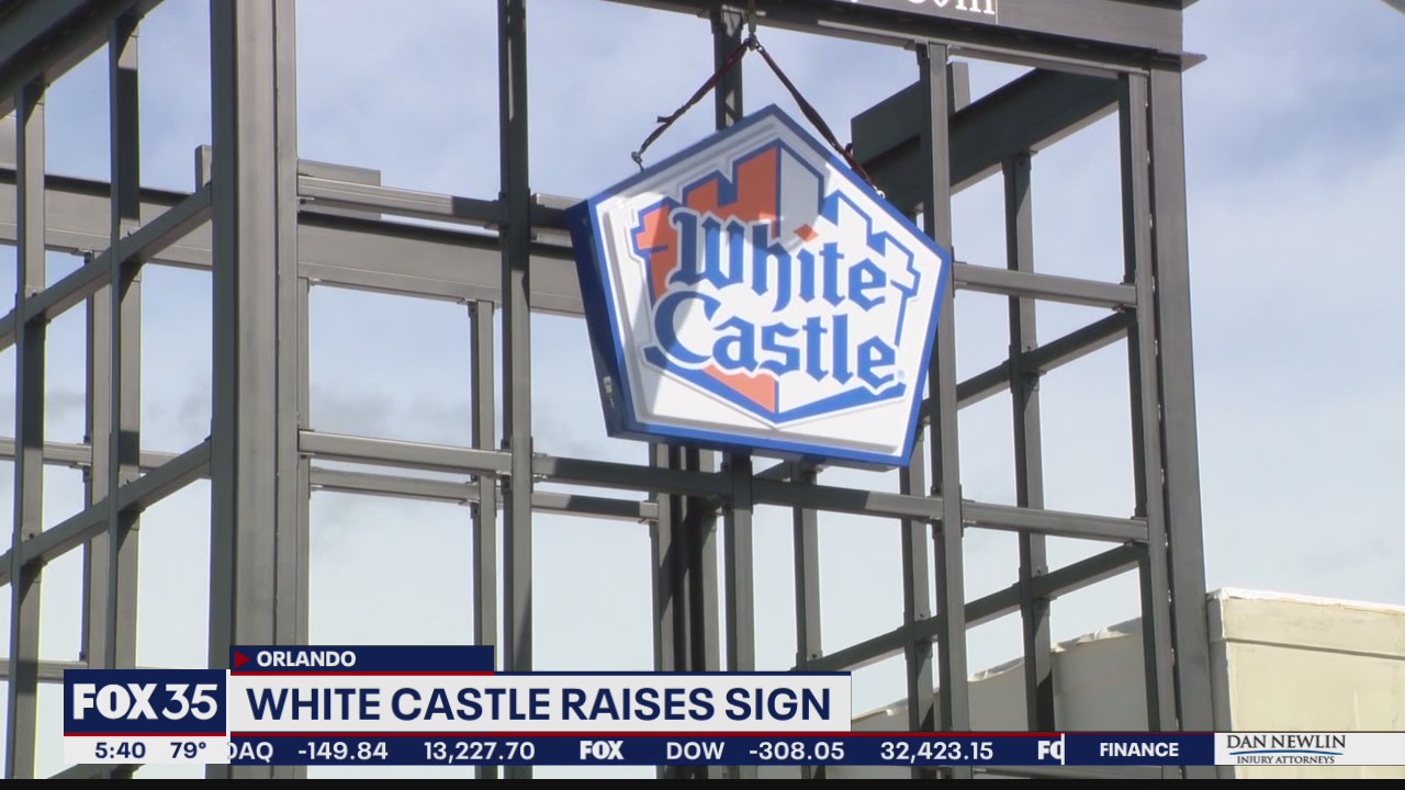 White Castle raised sign on Orange County location