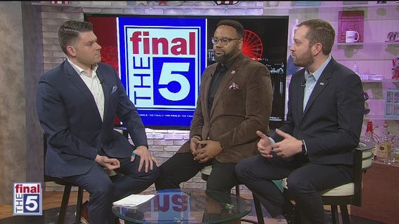 Dems scrap in last debate before first votes are cast