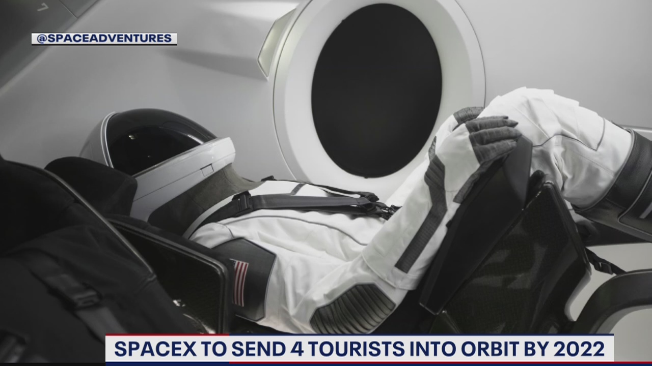 FOX Business Beat: SpaceX Tourists by 2022