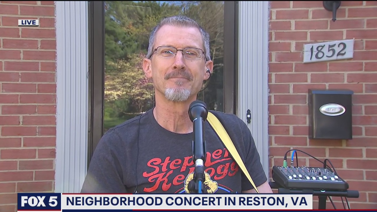 Neighborhood musician gives outdoor concerts in Reston amid coronavirus
