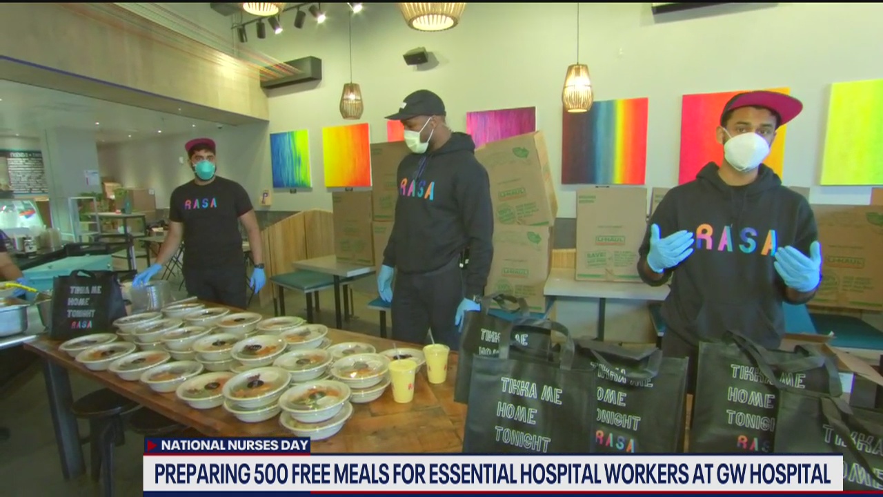 Vernon Davis helps prepare 500 free meals for essential hospital workers
