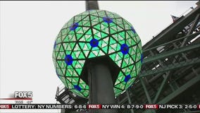Massive NYE crowds expected despite likely rain