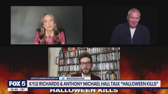 Kyle Richards, Anthony Michael Hall in Halloween Kills