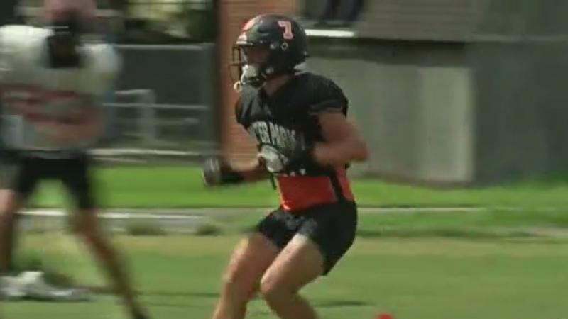 A family bond: Son to play football for his dad at UCF