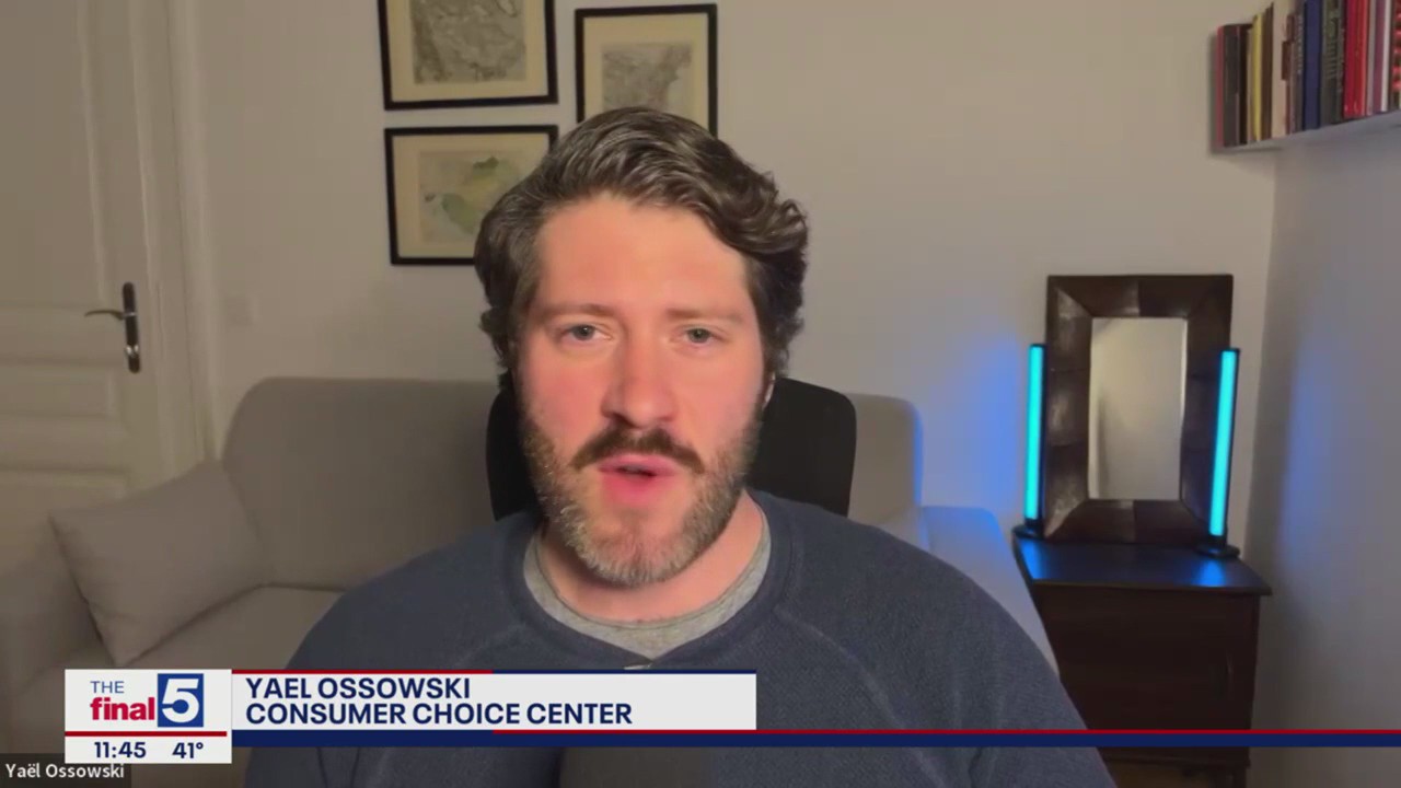 "Big Sandwich, " iMessage among targets of Sen. Warren