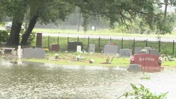 Hurricane Ian aftermath: Bodies become exposed at Florida cemetery