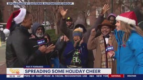 Pay It Forward: Spreading holiday cheer