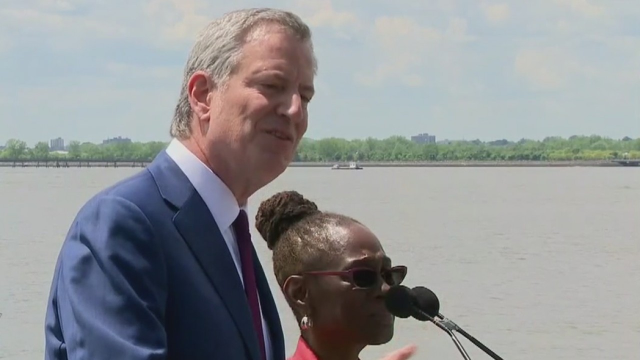 Mayor jumps into presidential race