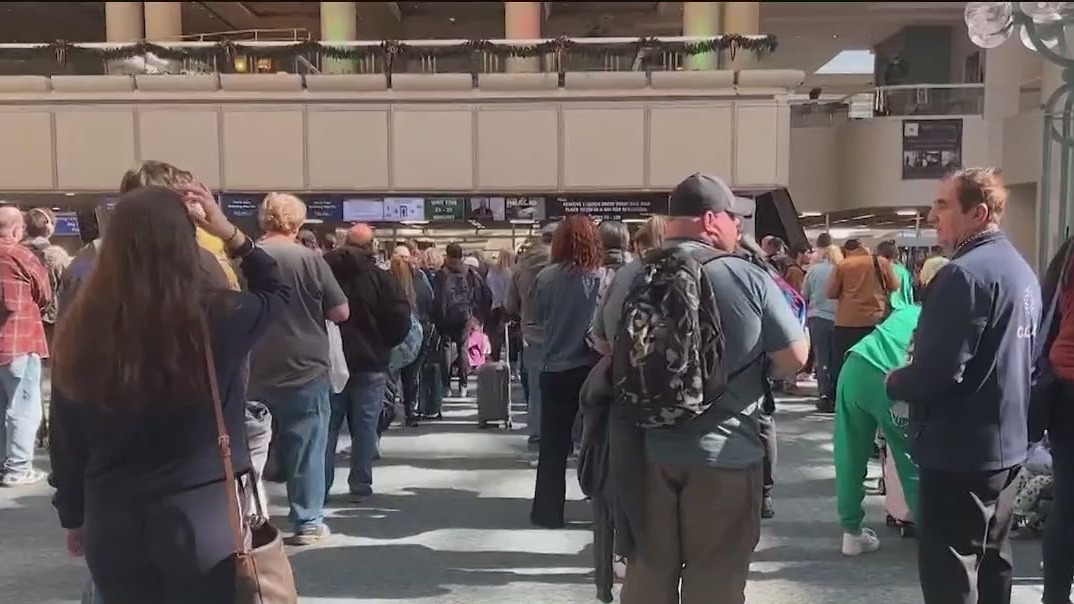 Passengers frustrated over long lines, missed flight at Orlando airport