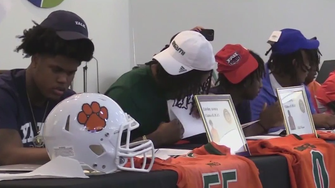 Central Florida's talented football class makes it official on early signing day