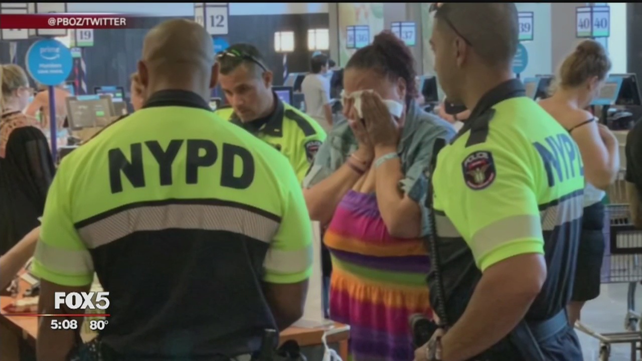 NYPD officers praised for helping woman pay for groceries she allegedly shoplifted