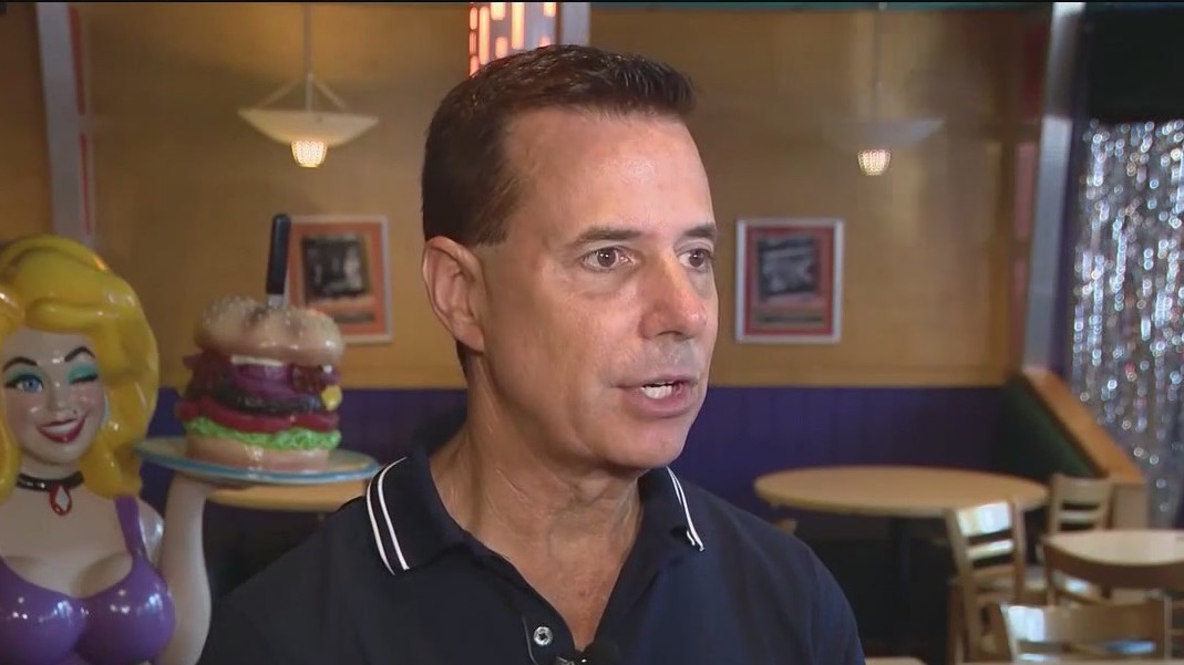 Restauranteur sues DeSantis over drag show law