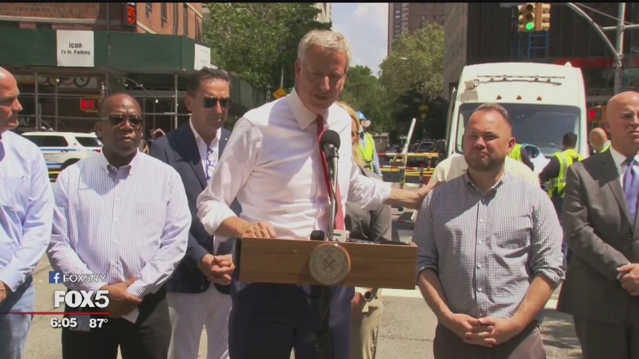 De Blasio defends himself from blackout backlash
