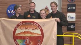 4-person crew sealed in Mars simulator